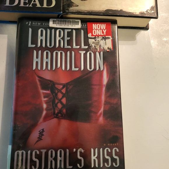 Laurell K Hamilton Lot of 3 Hardcovers with DJ - Picture 4 of 5